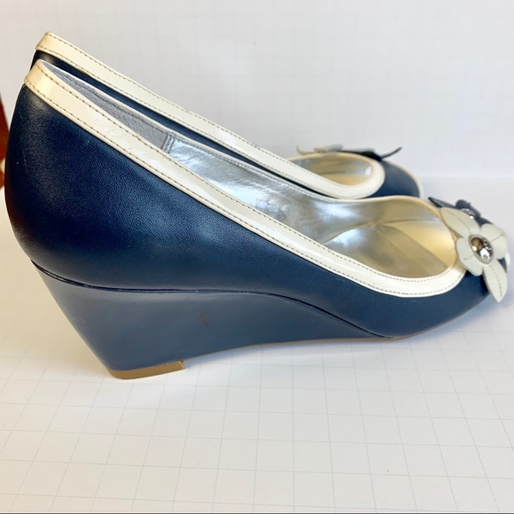 Etienne Aigner Shoes - VTG Etienne Aigner Navy wedges
